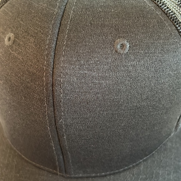 Black mesh, back trucker hat-NWOT - Picture 5 of 7